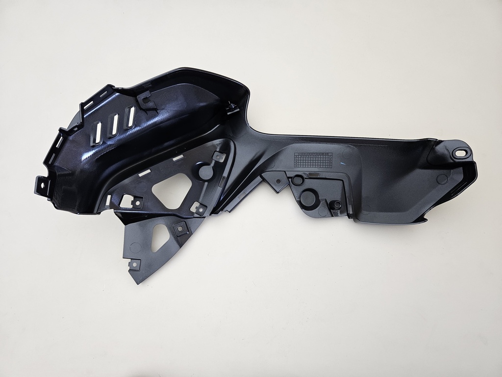 YAMAHA MT-10 SAĞ DEPO KAPAK 2016-2020