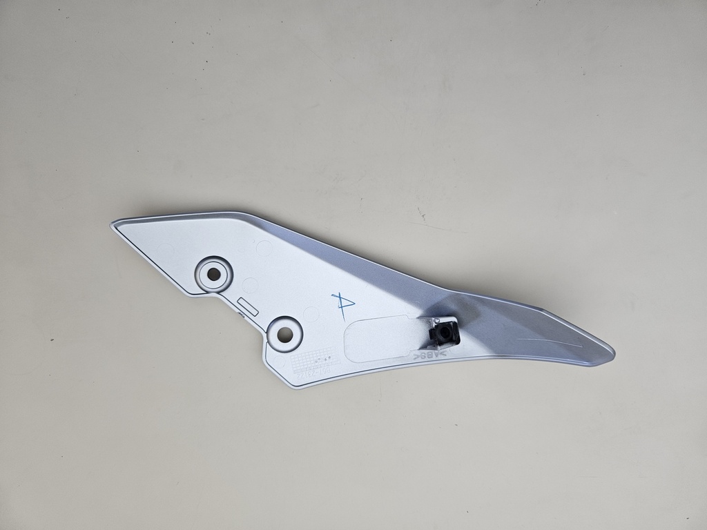 YAMAHA MT-10 FAR ÜST SOL KAPAK 2016-2020