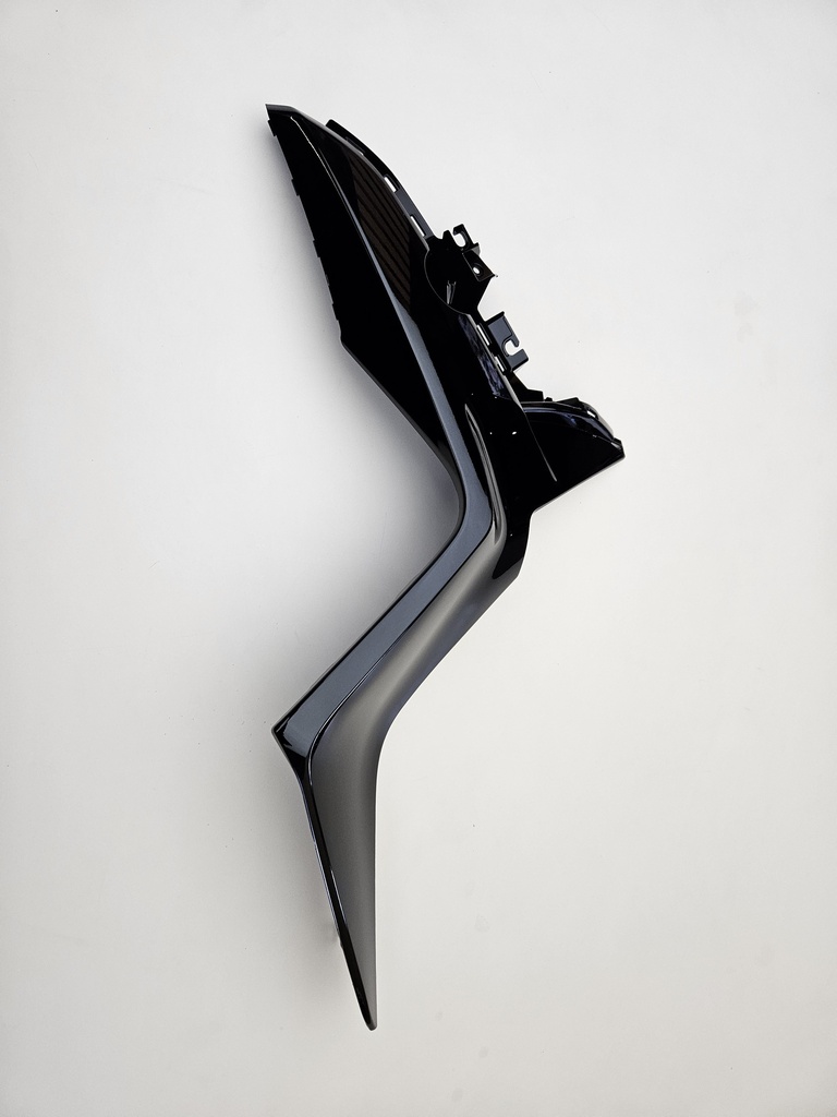 YAMAHA XMAX 250 300 400 ÖN SAĞ YAN KAPAK SİYAH 2018-2023