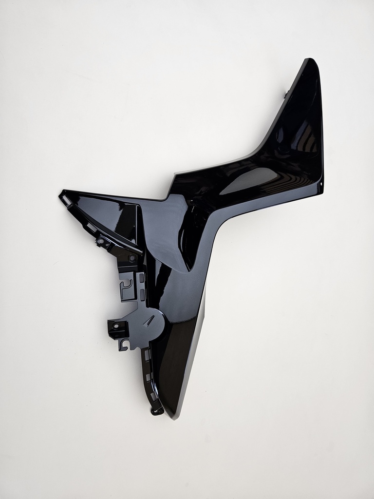 YAMAHA XMAX 250 300 400 ÖN SAĞ YAN KAPAK SİYAH 2018-2023