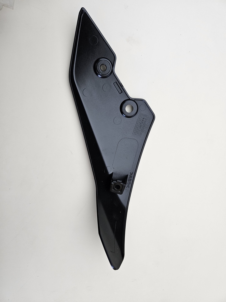 YAMAHA MT-10 FAR ÜST SAĞ KAPAK MAT SİYAH 2016-2020