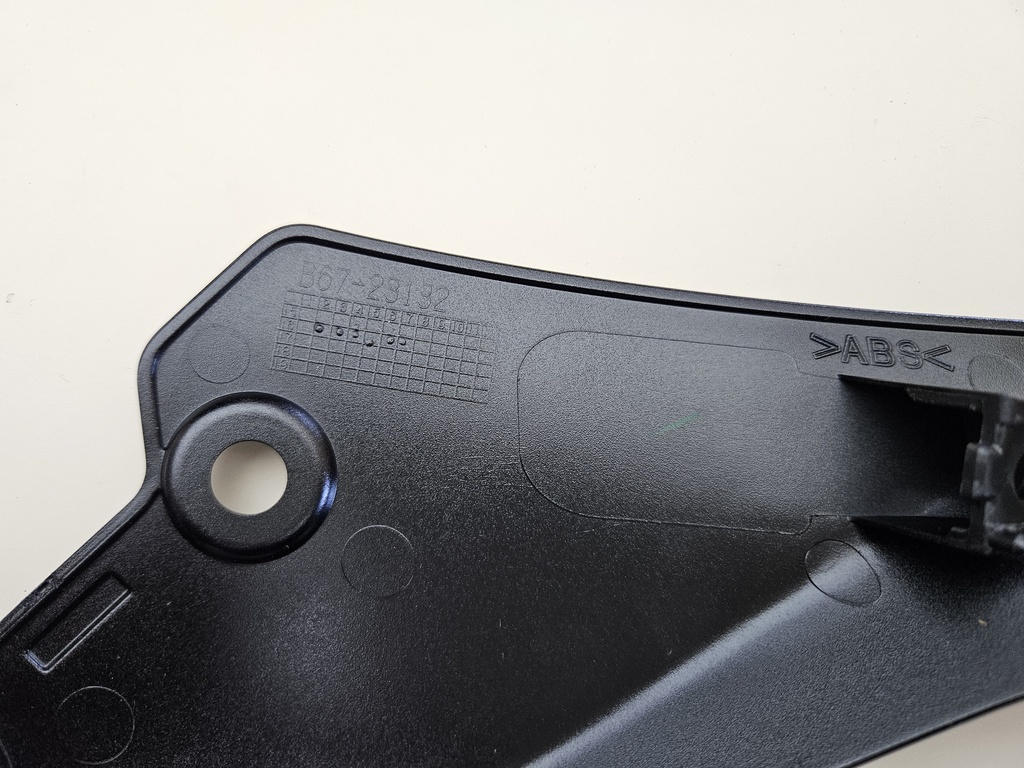 YAMAHA MT-10 FAR ÜST SAĞ KAPAK MAT SİYAH 2016-2020