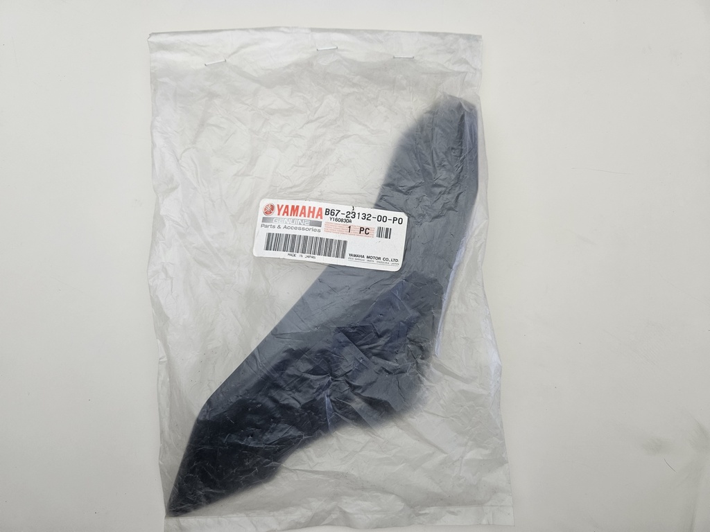 YAMAHA MT-10 FAR ÜST SAĞ KAPAK MAT SİYAH 2016-2020