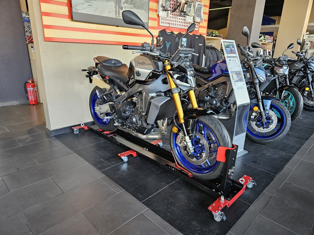 360 DERECE DÖNÜŞLÜ HAREKETİ MOTOSİKLET STANDI