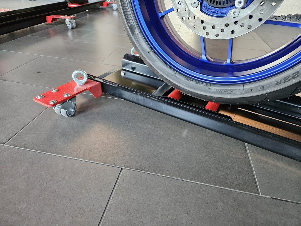 360 DERECE DÖNÜŞLÜ HAREKETİ MOTOSİKLET STANDI