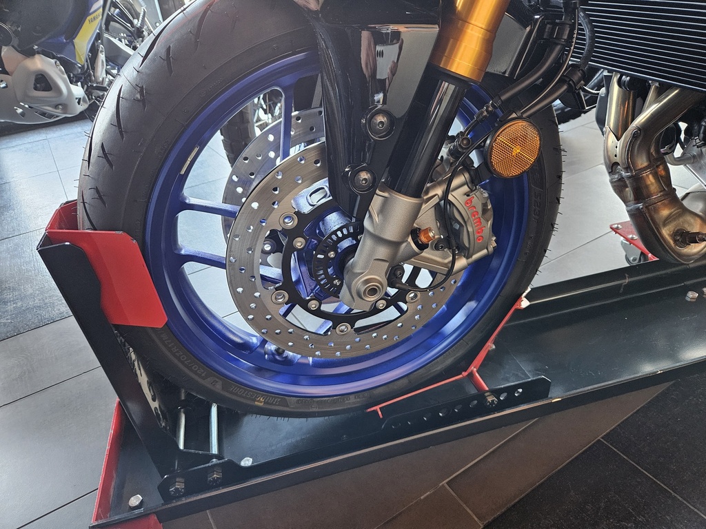 360 DERECE DÖNÜŞLÜ HAREKETİ MOTOSİKLET STANDI