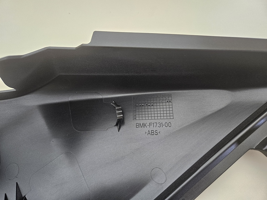 YAMAHA XMAX 250 300 TECHMAX SOL SELE ALTI KAPAK MAT SİYAH 2023-2024