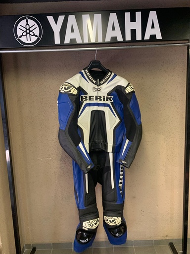 [2418722711308] BERİK İKİ PARÇALI DERİ MOTOSİKLET TULUMU MAVİ BEYAZ SİYAH